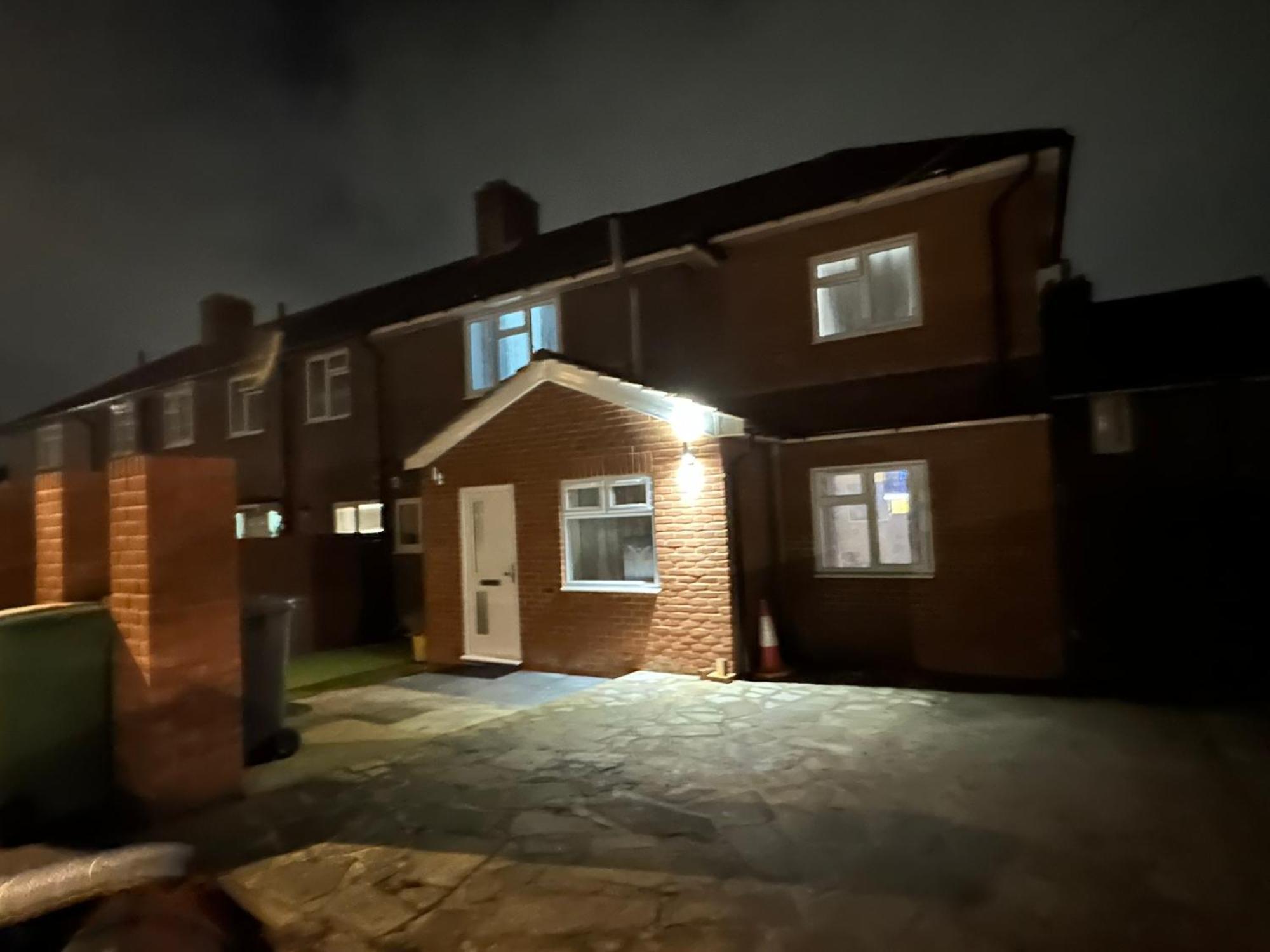 Luxury Ensuite 2Nd Studio Flat With Great Views In Keedonwood Road With Fully Own Bathroom Newly Added And Private Kitchenette Bromley Exteriér fotografie