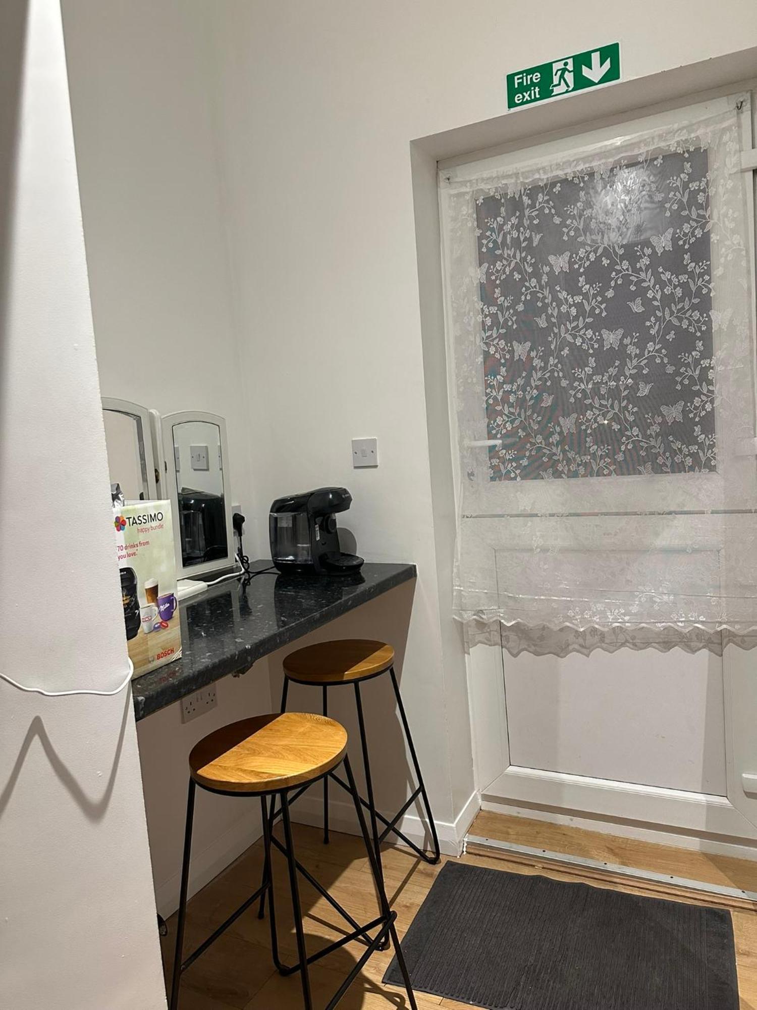 Luxury Ensuite 2Nd Studio Flat With Great Views In Keedonwood Road With Fully Own Bathroom Newly Added And Private Kitchenette Bromley Exteriér fotografie