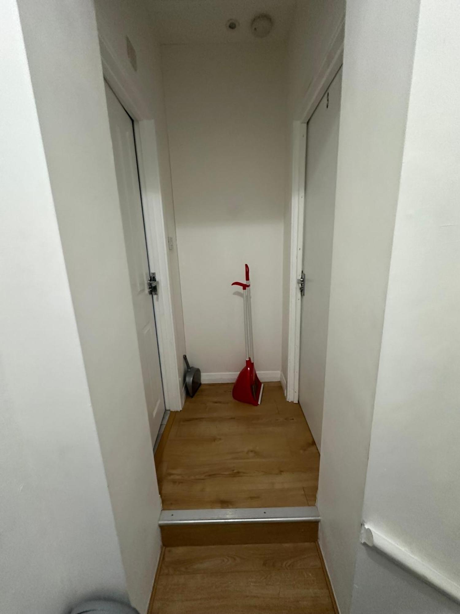 Luxury Ensuite 2Nd Studio Flat With Great Views In Keedonwood Road With Fully Own Bathroom Newly Added And Private Kitchenette Bromley Exteriér fotografie
