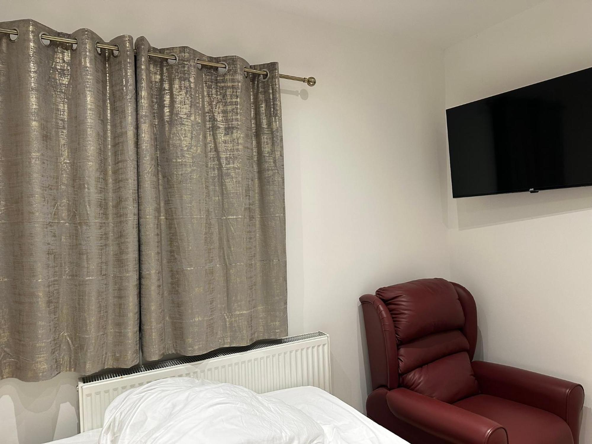 Luxury Ensuite 2Nd Studio Flat With Great Views In Keedonwood Road With Fully Own Bathroom Newly Added And Private Kitchenette Bromley Exteriér fotografie