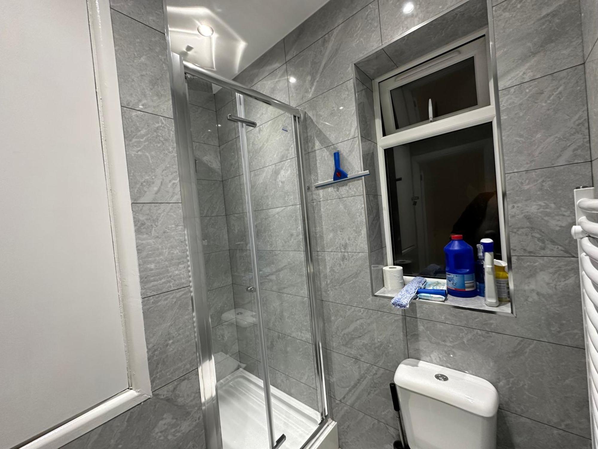 Luxury Ensuite 2Nd Studio Flat With Great Views In Keedonwood Road With Fully Own Bathroom Newly Added And Private Kitchenette Bromley Exteriér fotografie